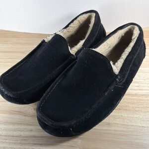 READ UGG Ascot Slipper Color Black Men's Size US 8 /Women's US 9. Style# 1101110